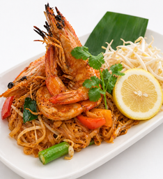 Pad Thai Goong Yai